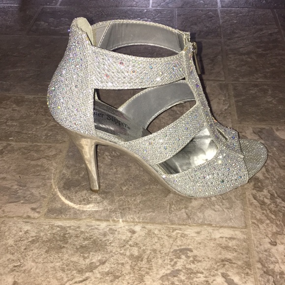 Heels - Picture 2 of 6